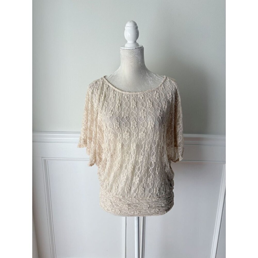 Pretty Good Ivory Lace Short Sleeve Banded Waist Top M